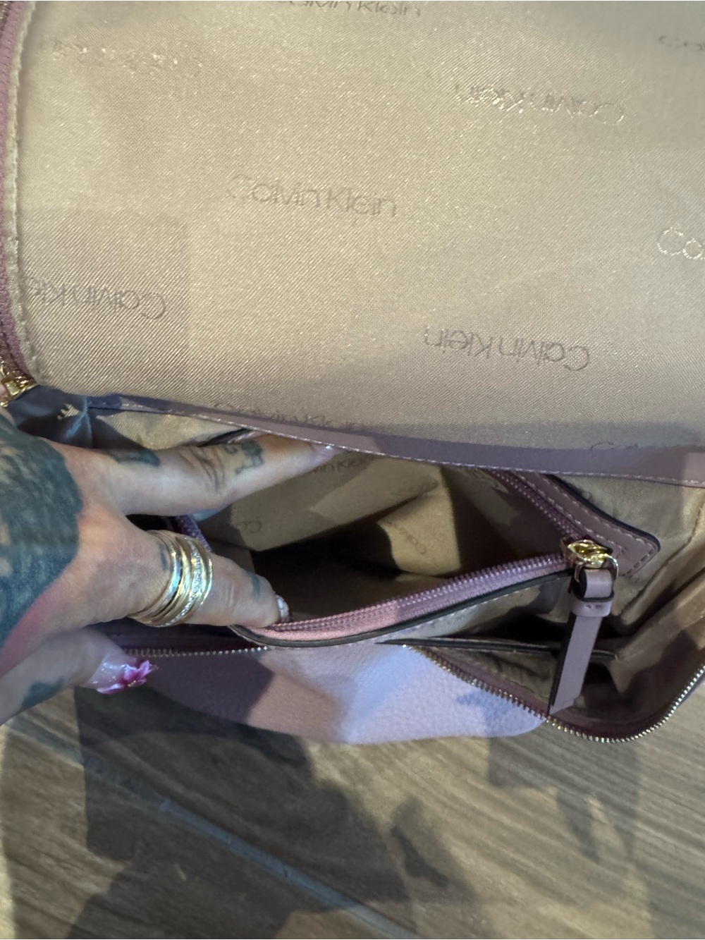 Calvin Klein Zulle Mauve Pebbled Leather Backpack with coin/airpods purse - Picture 10 of 16